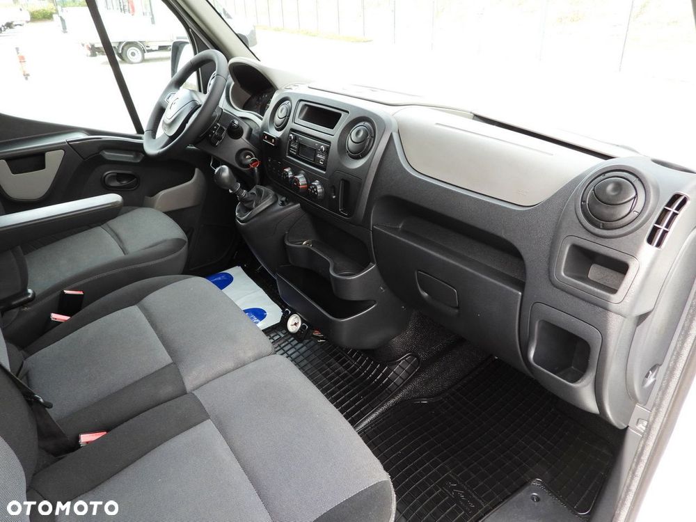 Renault MASTER FURGON TEMPOMAT PNEUMATYKA BLIŹNIACZE KOŁA KLIMATYZACJA  165KM - 38