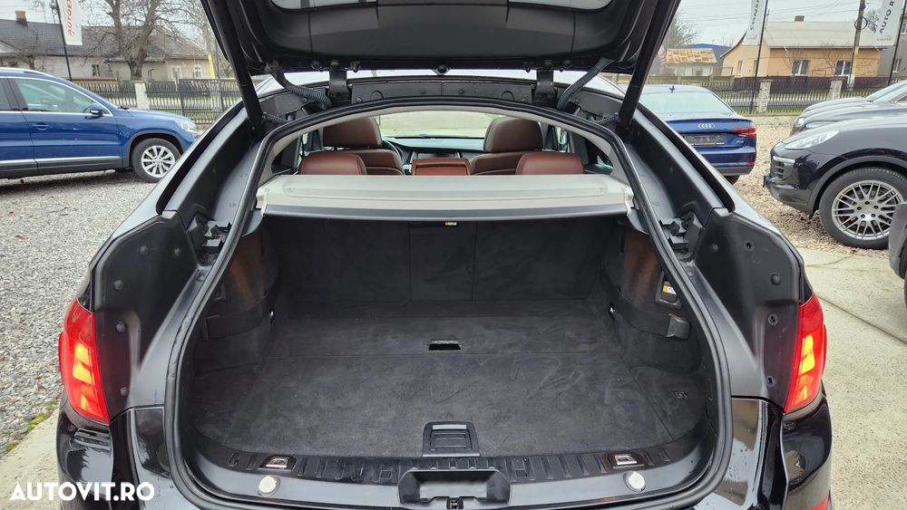 BMW Seria 5 530d xDrive Gran Turismo - 38