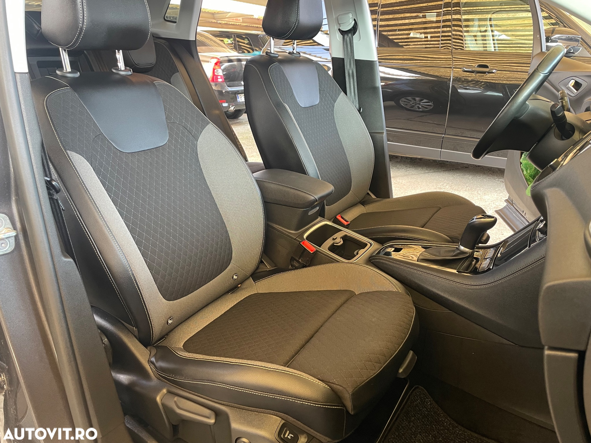Opel Grandland X 2.0 START/STOP Aut. Design Line - 36