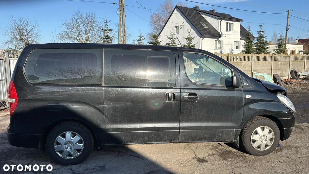 Hyundai H-1 Starex - 3