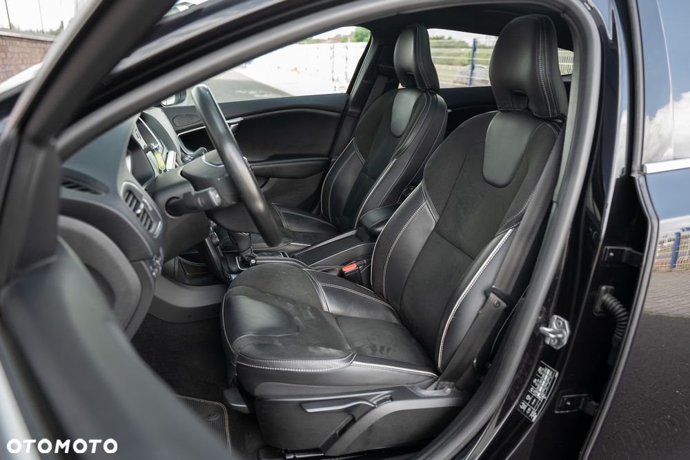 Volvo V40 T3 Geartronic RDesign - 22