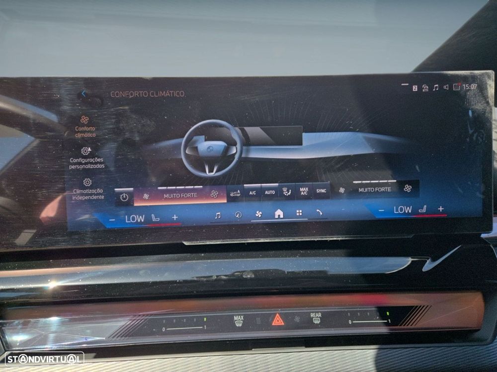 BMW i5 eDrive40 Edição Desportiva M - 15