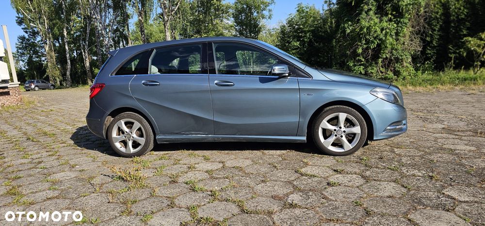 Mercedes-Benz Klasa B 180 BlueEFFICIENCY Edition Style - 2