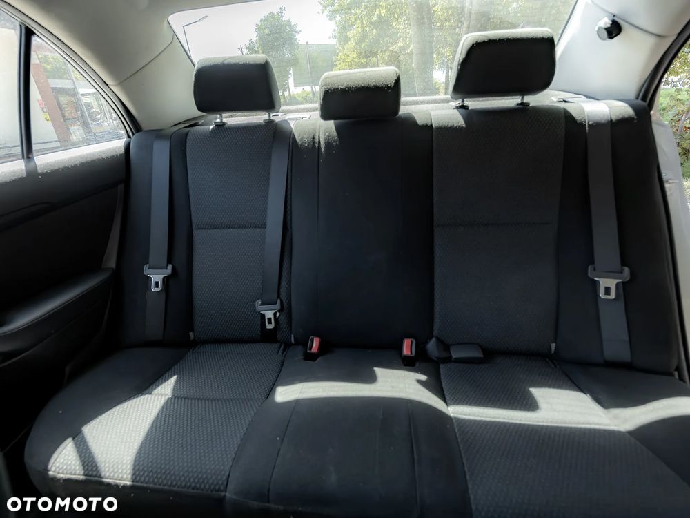 Toyota Avensis 1.8 VVT-i Luna - 22