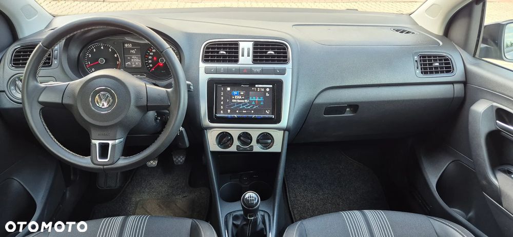 Volkswagen Polo 1.2 TSI MATCH - 9