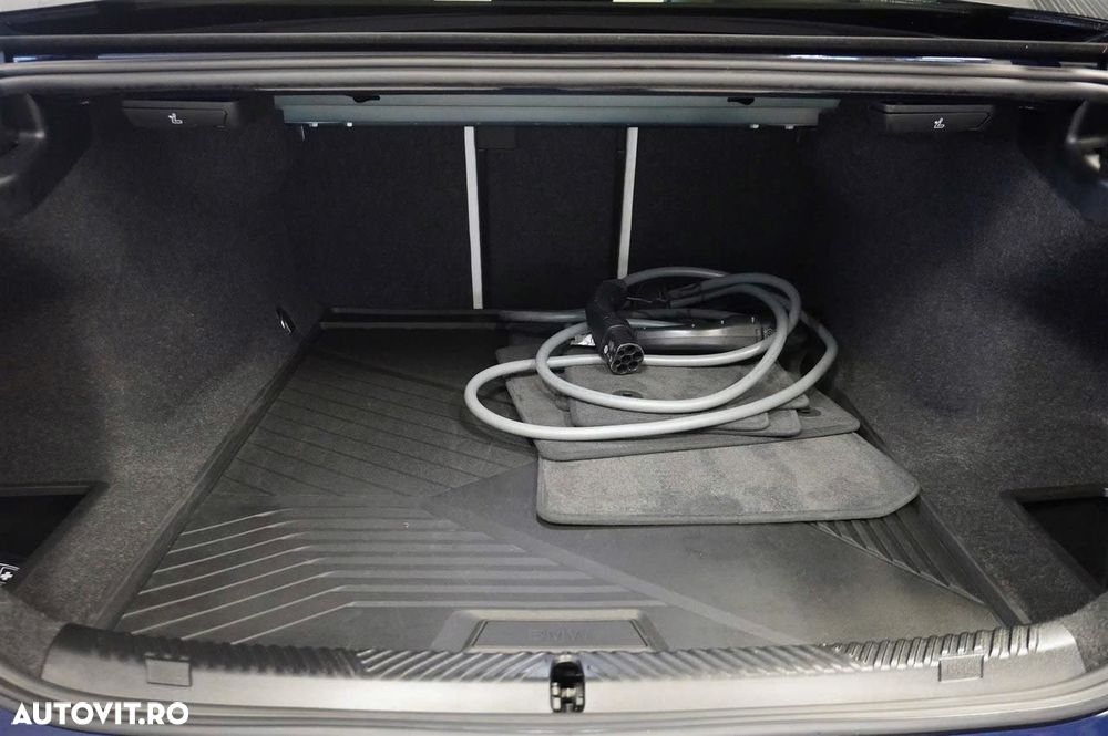 BMW i5 eDrive40 - 23