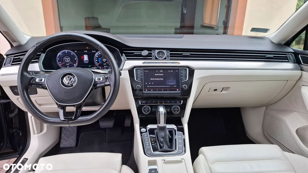 Volkswagen Passat - 9