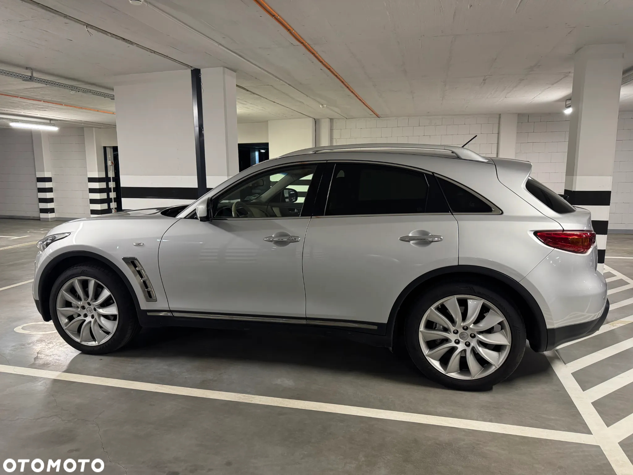 Infiniti FX FX30d S - 27