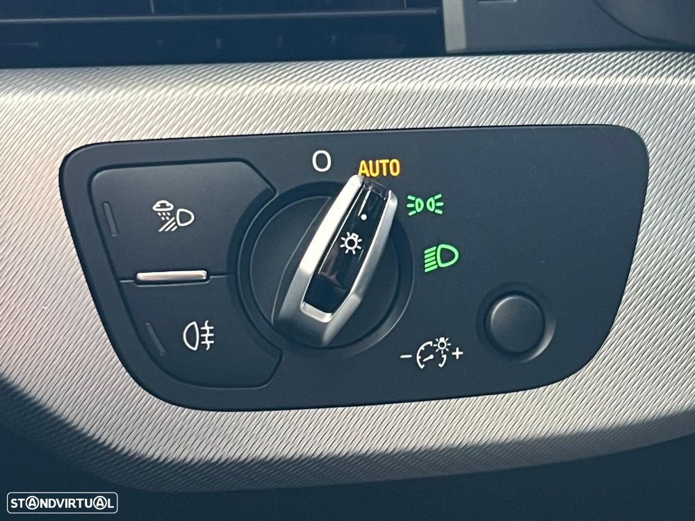 Audi A4 Avant 2.0 TDI Business Line - 12