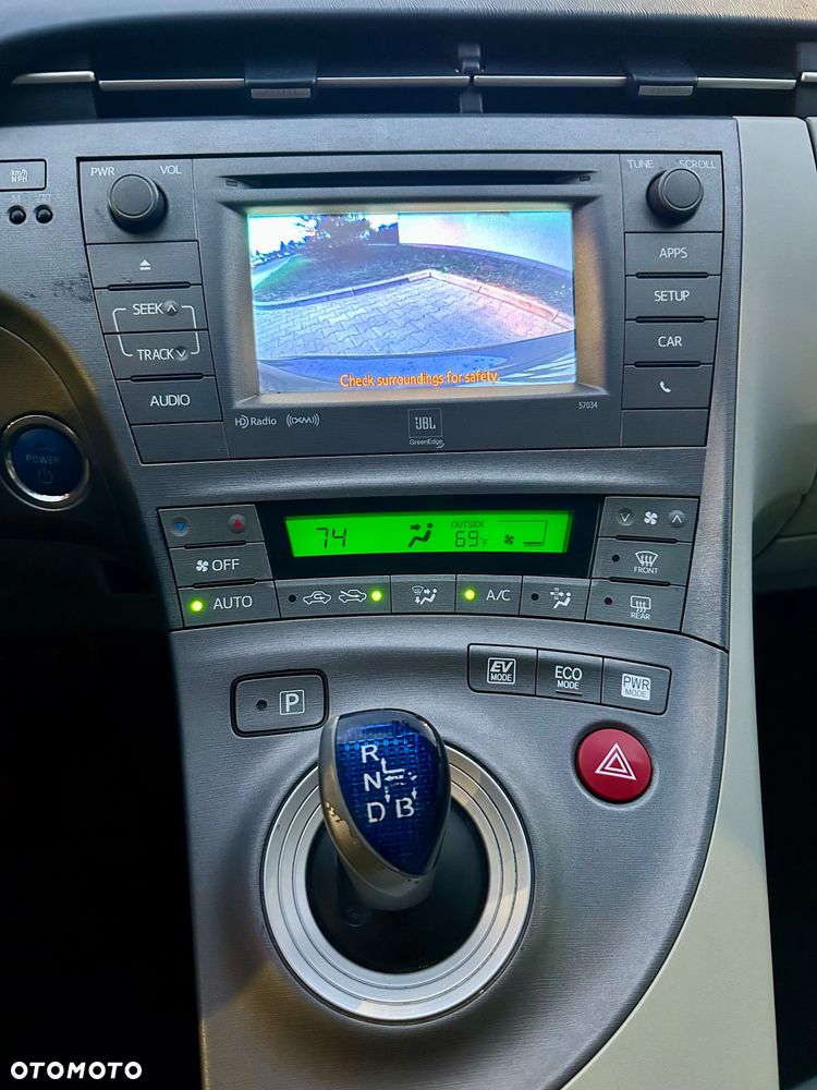 Toyota Prius 1.8 HSD Premium - 29