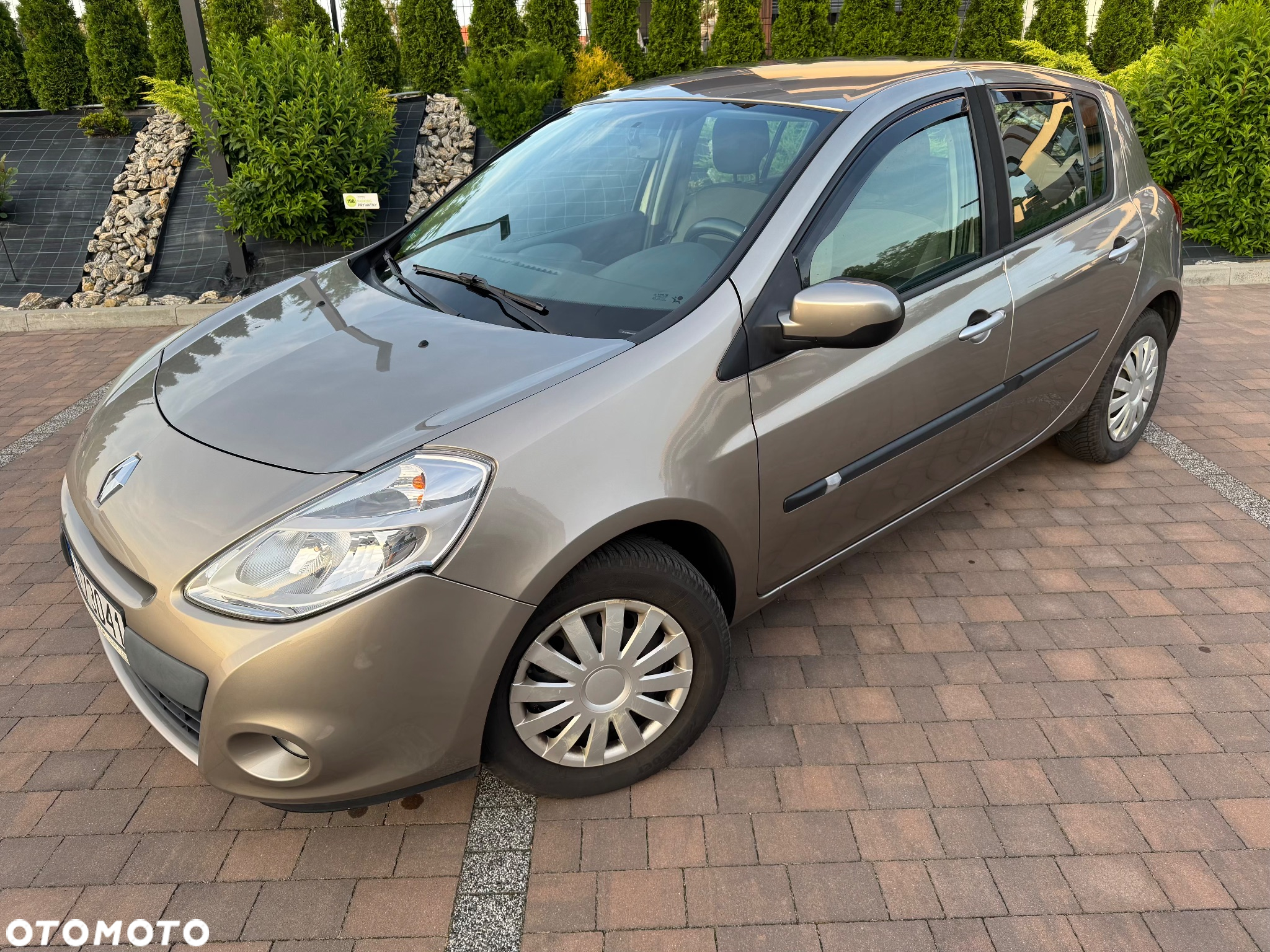 Renault Clio - 2