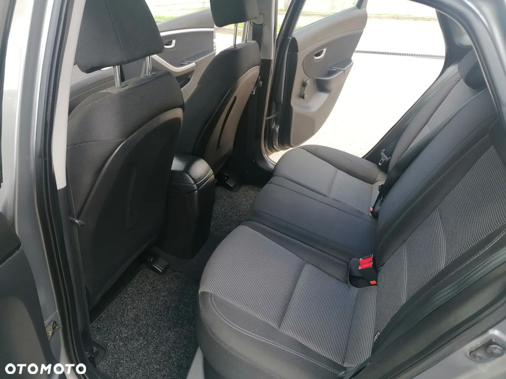 Hyundai i30 1.4 Comfort - 24