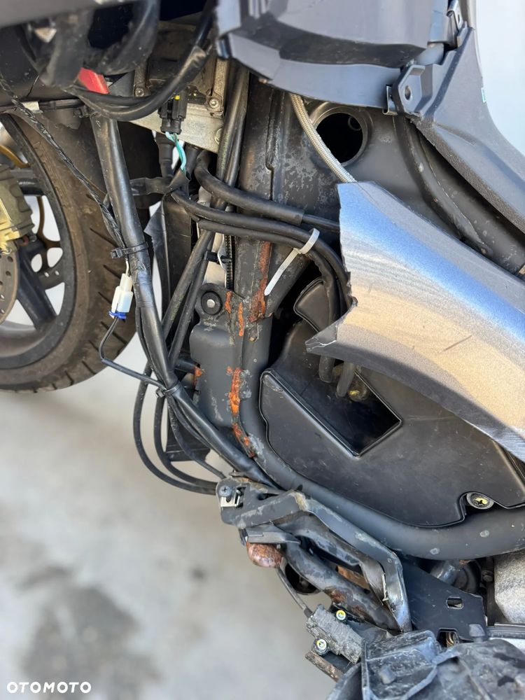 Aprilia SRV 850 - 22