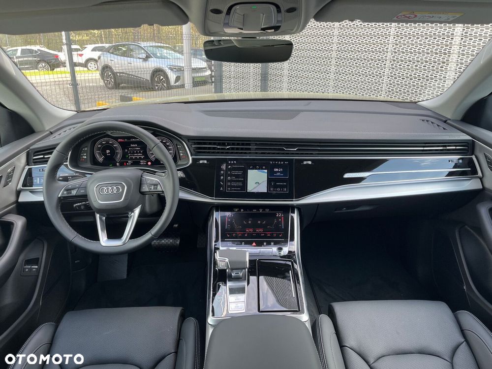 Audi Q8 - 11