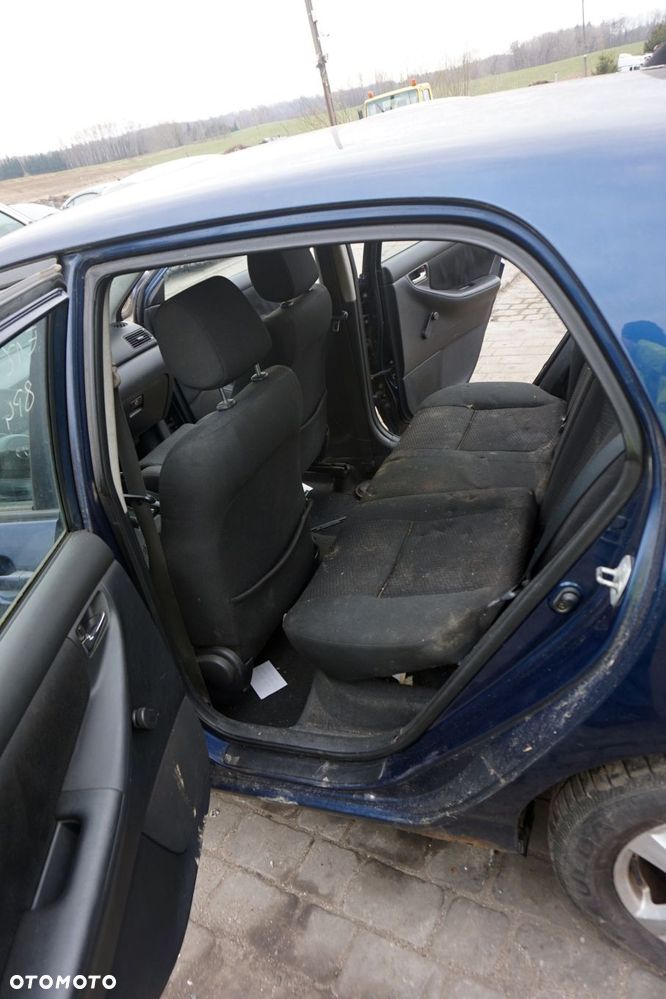 TOYOTA COROLLA E12 LIFT 5D HB 8P4 1.4 D4D KM GRANATOWY na części - 13