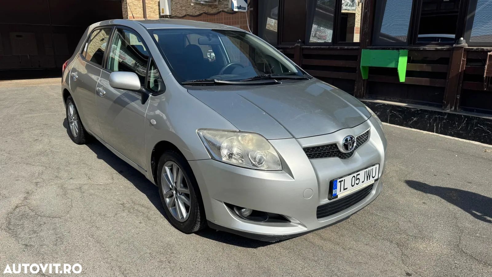 Toyota Auris 1.6 Luna - 1
