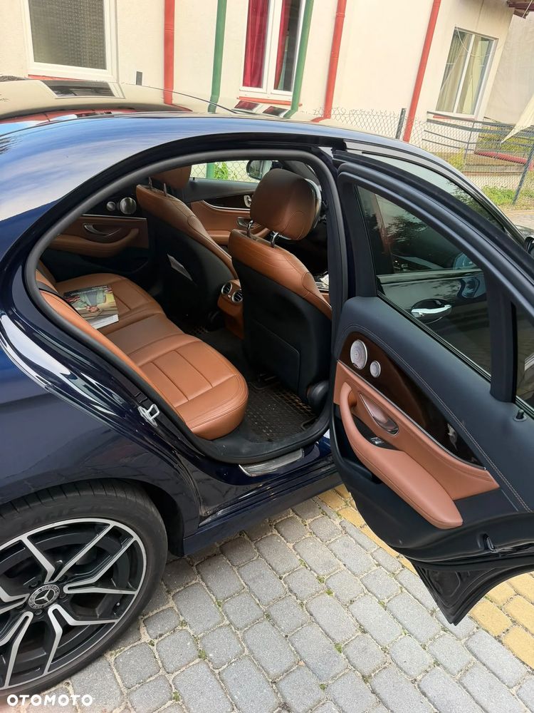 Mercedes-Benz Klasa E 300 de AMG - 11