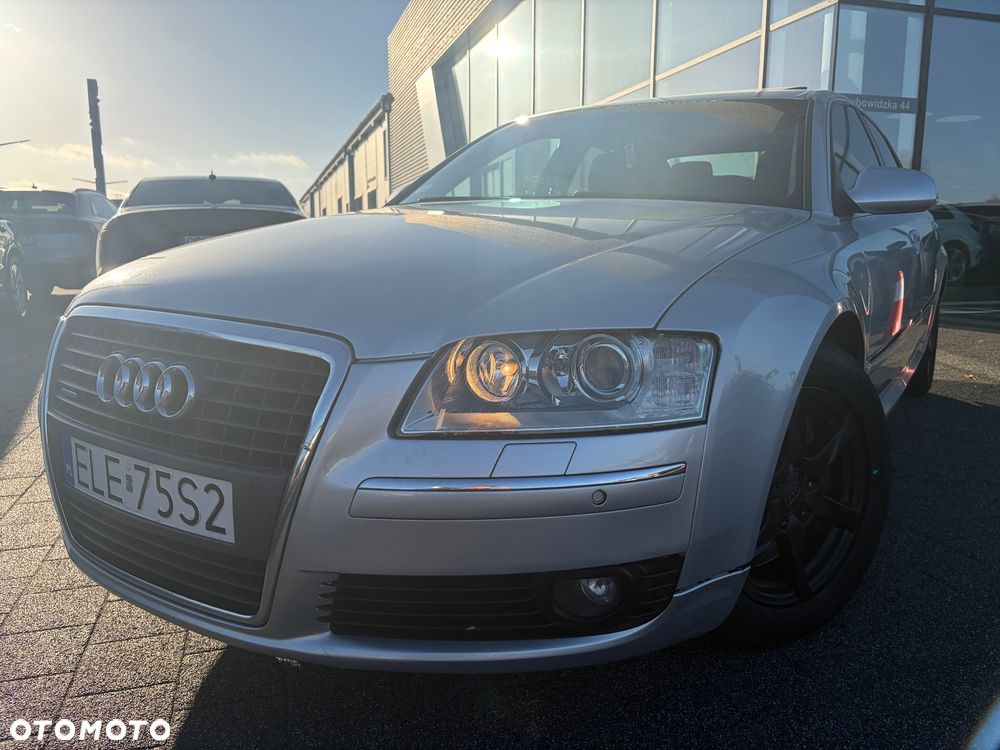 Audi A8 - 4