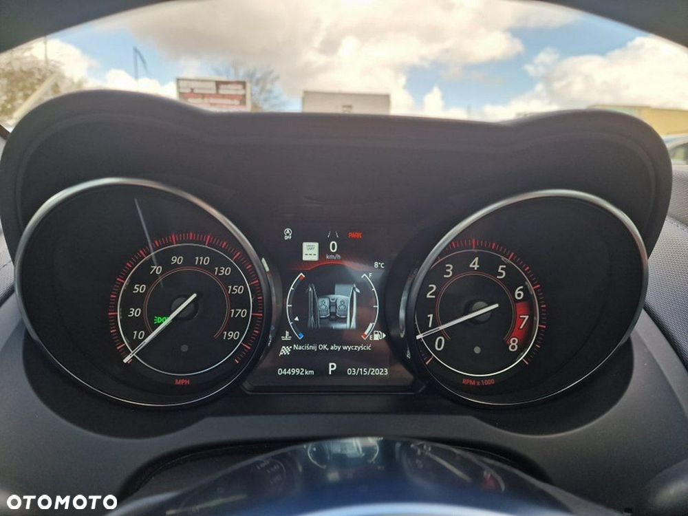 Jaguar F-Type 2.0 Turbo Chequered Flag - 10