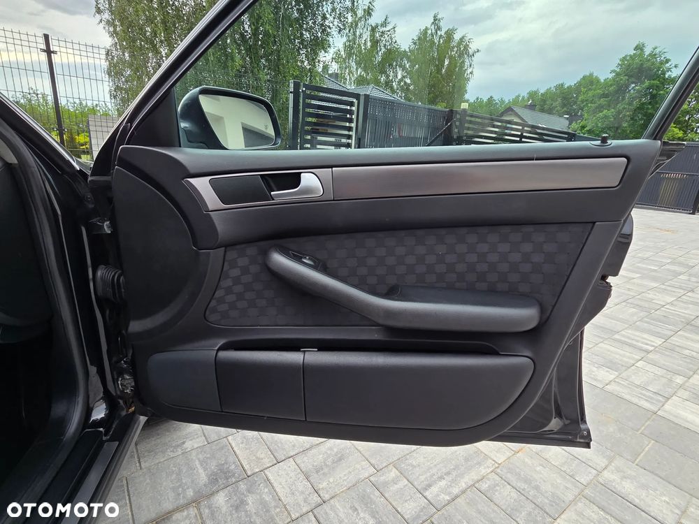 Audi A6 Avant 2.4 Multitronic - 25