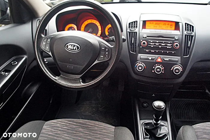 Kia Ceed - 19