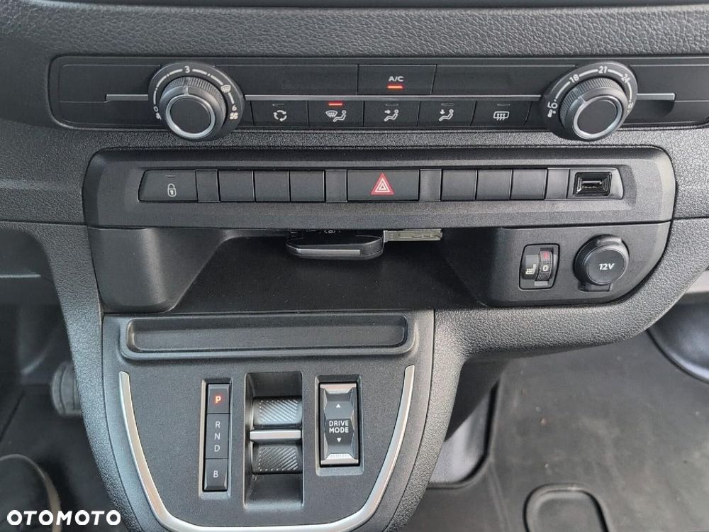 Peugeot e-Expert - 13