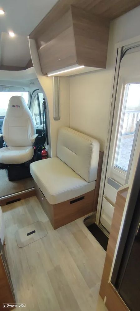 Pilote Expression P746C - IVA descriminado - C. central - Cx. AT9 - 9