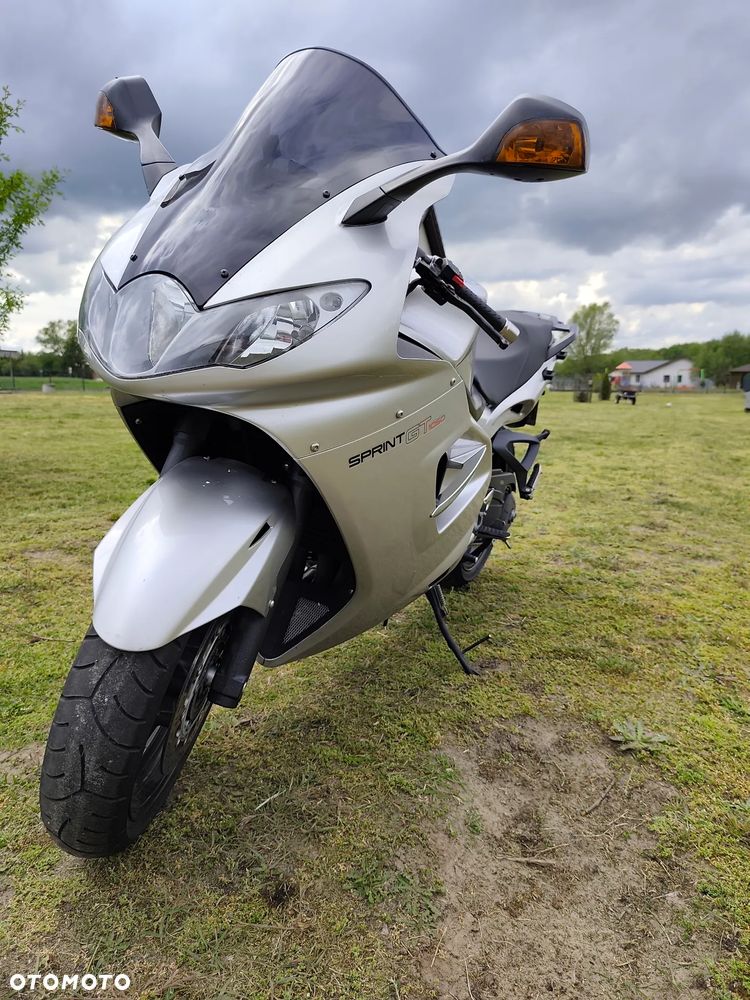 Triumph Sprint - 4