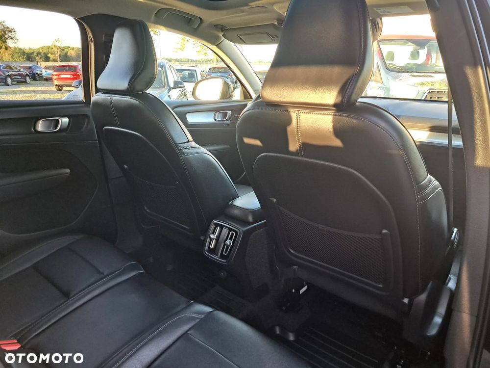 Volvo XC 40 T5 AWD Momentum - 26