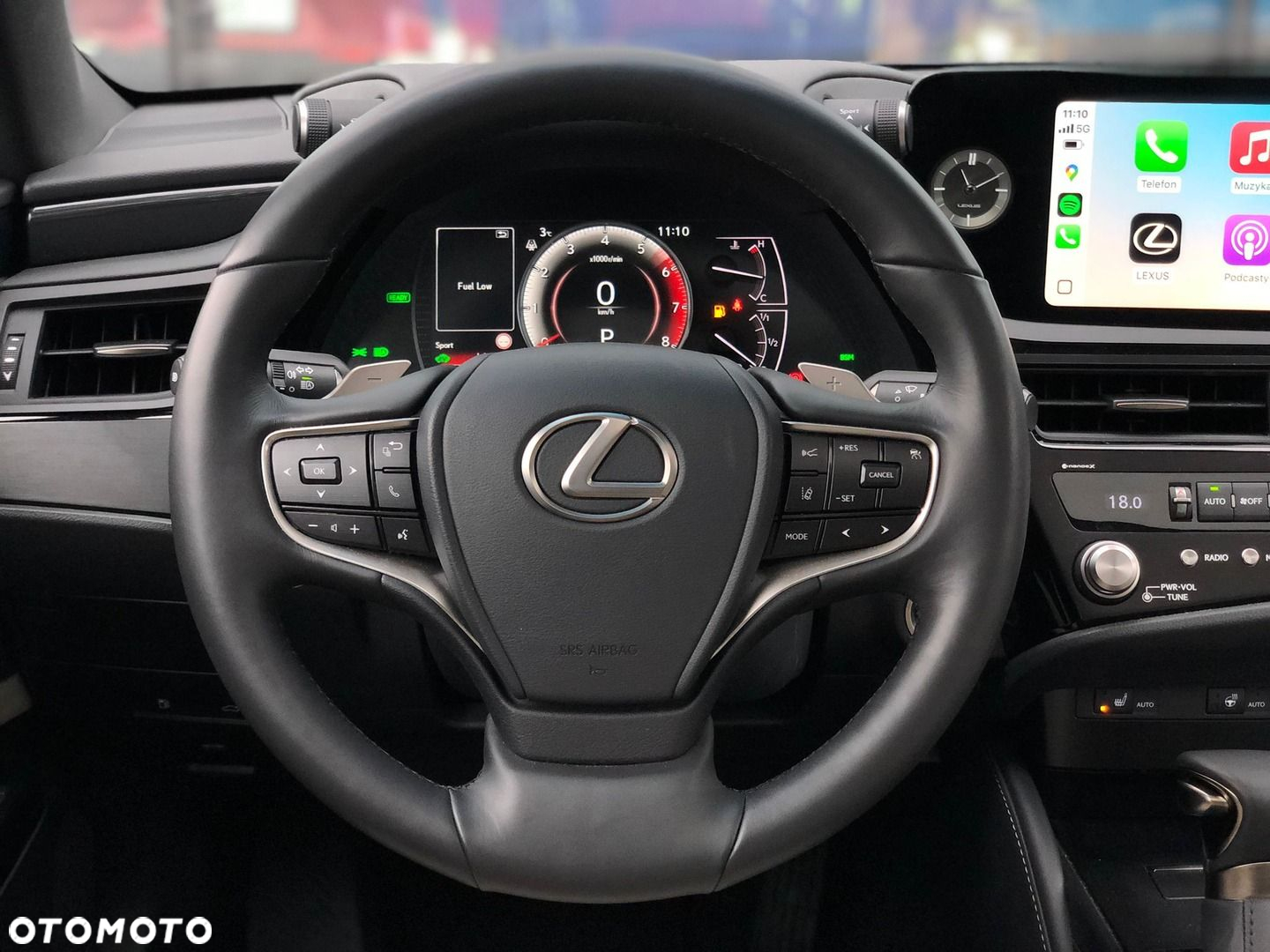 Lexus ES 300h F Sport Design - 12