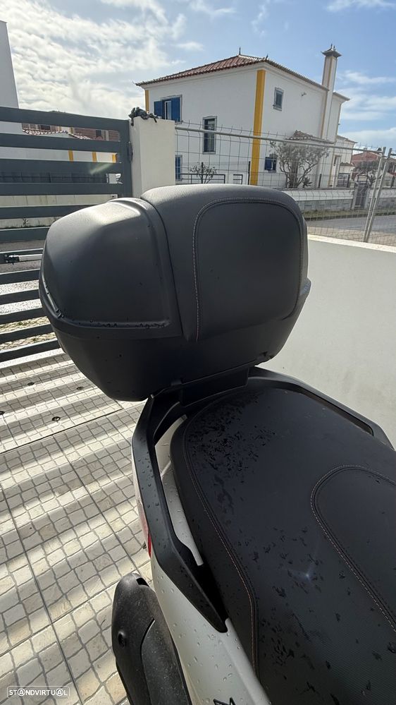 Piaggio MP3 Exclusive - 4