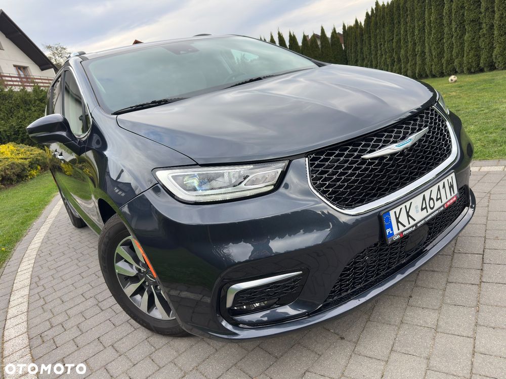 Chrysler Pacifica - 2