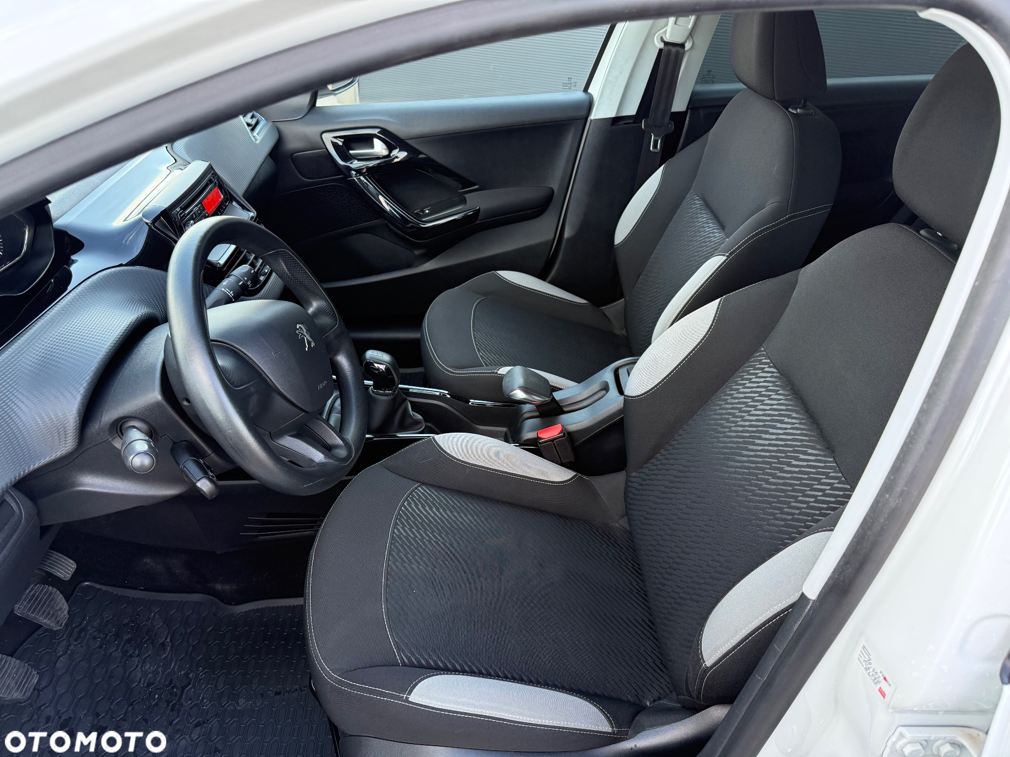 Peugeot 2008 1.2 Pure Tech Access - 12