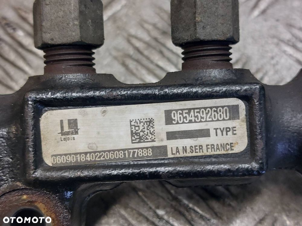 POMPA WTRYSKOWA + WTRYSKIWACZE FOCUS MK2 1.6 TDCI 9656300380 0445110239 - 9
