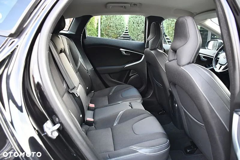 Volvo V40 D2 Momentum - 22