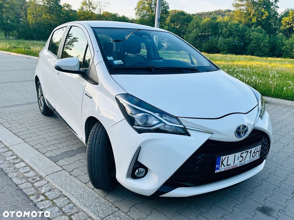 Toyota Yaris Hybrid 100 Premium EU6 - 7