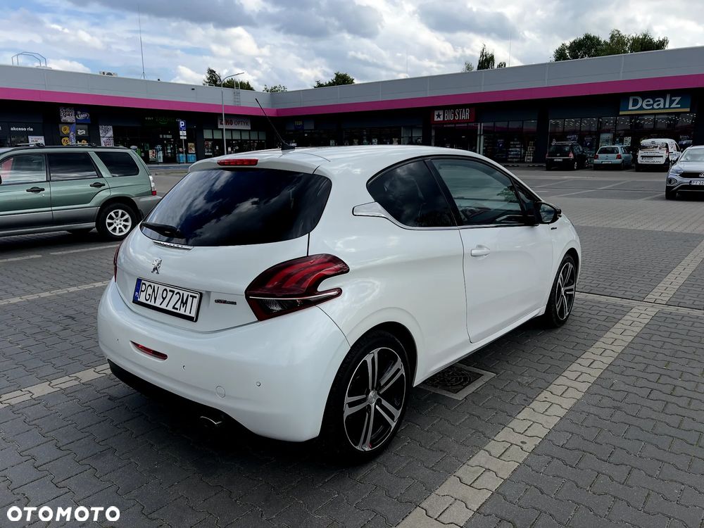 Peugeot 208 1.2 PureTech Allure S&S - 5