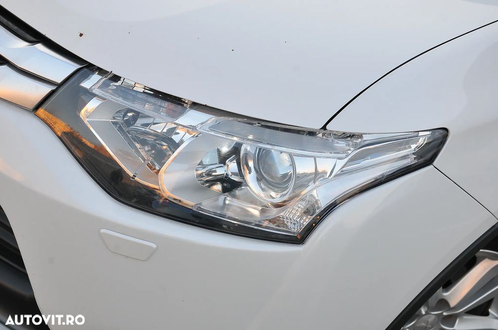 Mitsubishi Outlander 2.2 DI-D 4WD Intense - 16