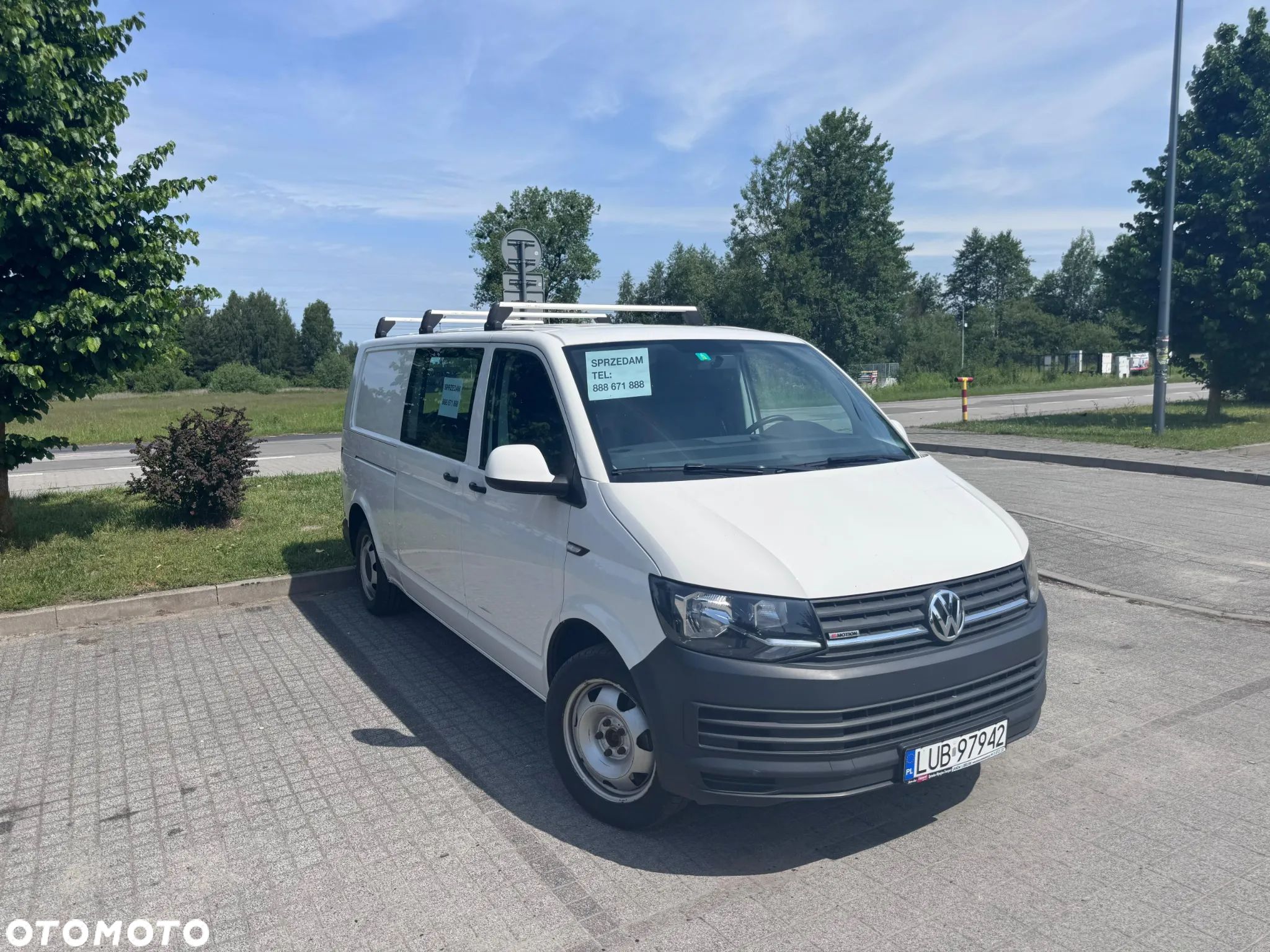 Volkswagen Transporter - 1