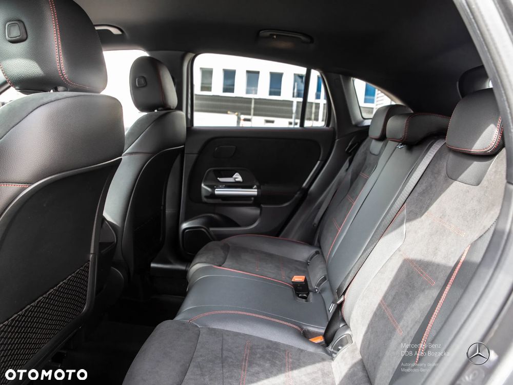 Mercedes-Benz GLA 250 e PHEV AMG Line 8G-DCT - 12