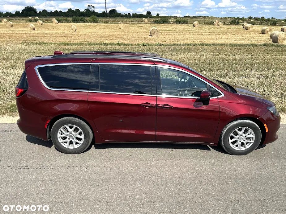 Chrysler Pacifica - 11