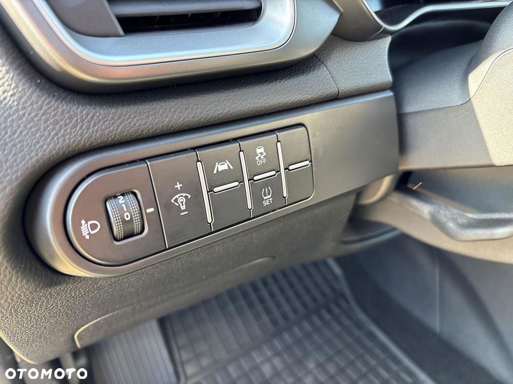 Kia Ceed 1.5 T-GDI M DCT - 23