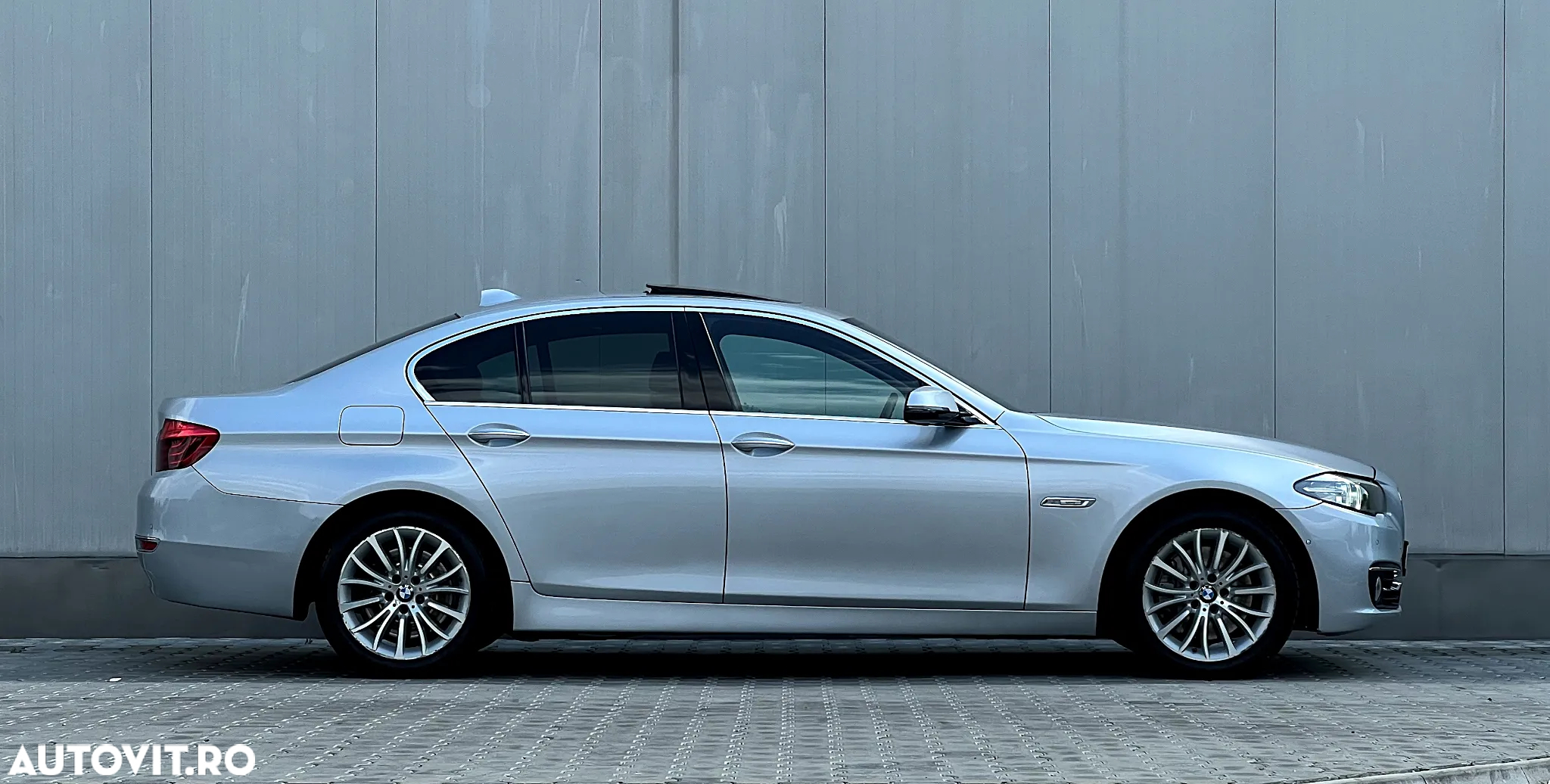BMW Seria 5 530d xDrive - 9