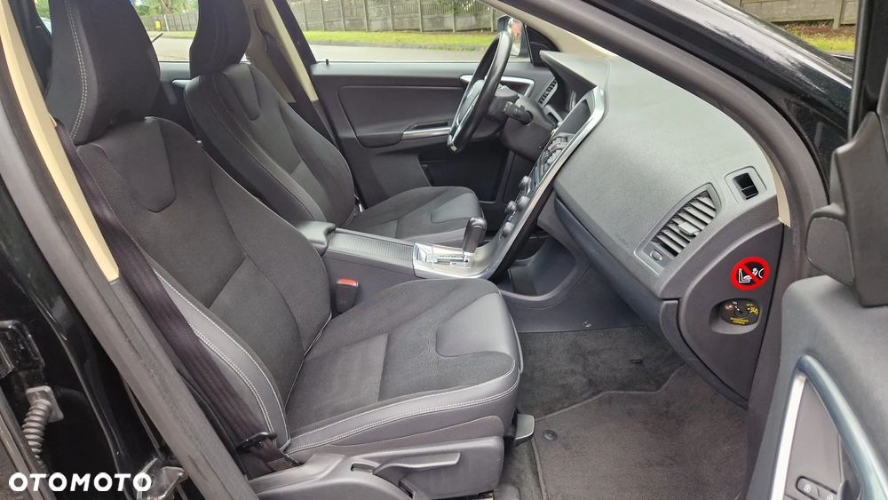 Volvo XC 60 D3 Momentum - 12