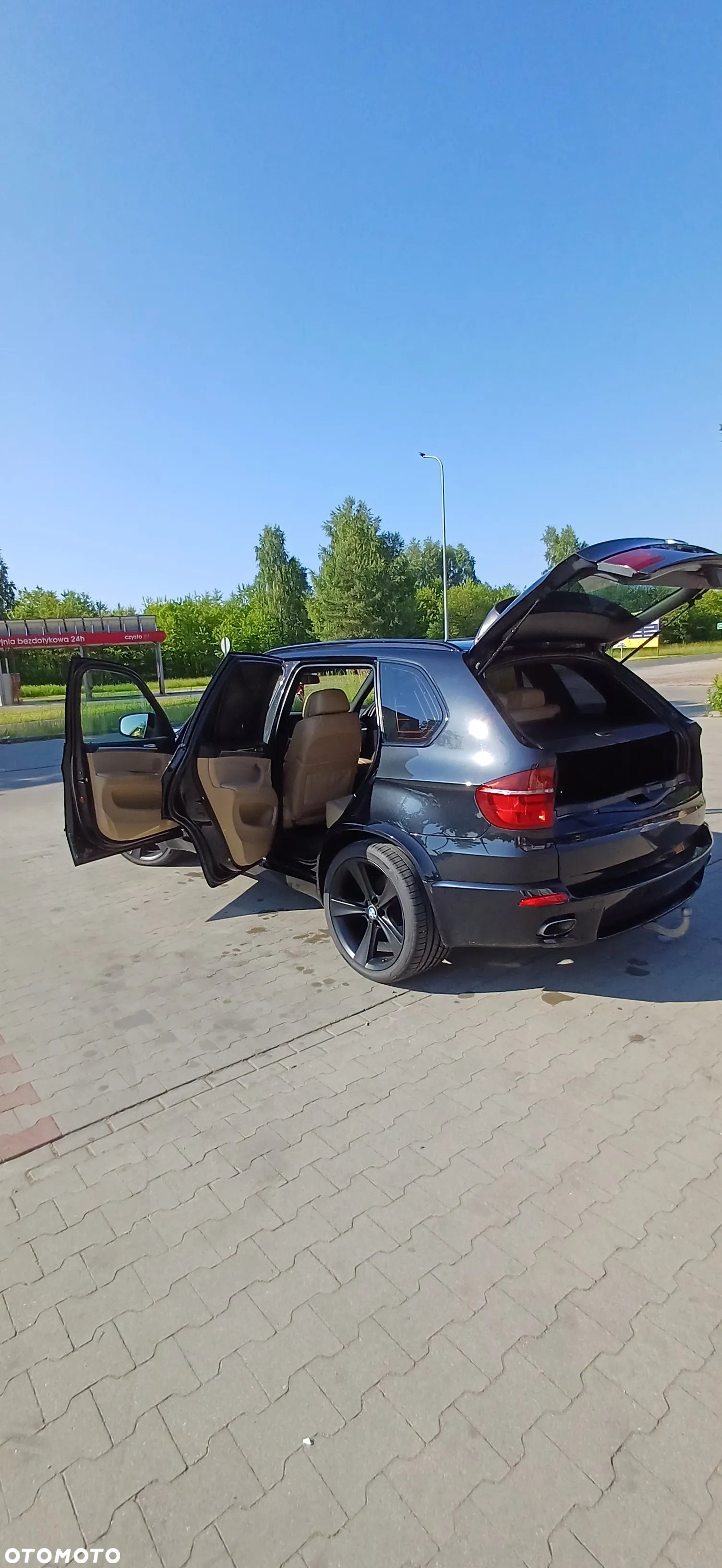 BMW X5 4.8i xDrive - 17