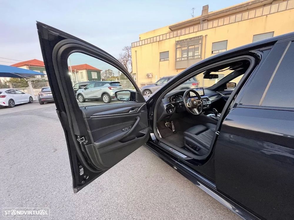 BMW 520 d Pack Desportivo M Auto - 25