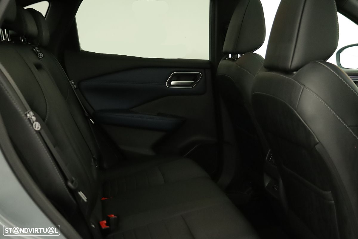 Nissan Qashqai 1.3 DIG-T Tekna SKY - 22