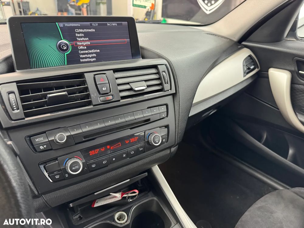 BMW Seria 1 120d Aut. Sport Line - 23
