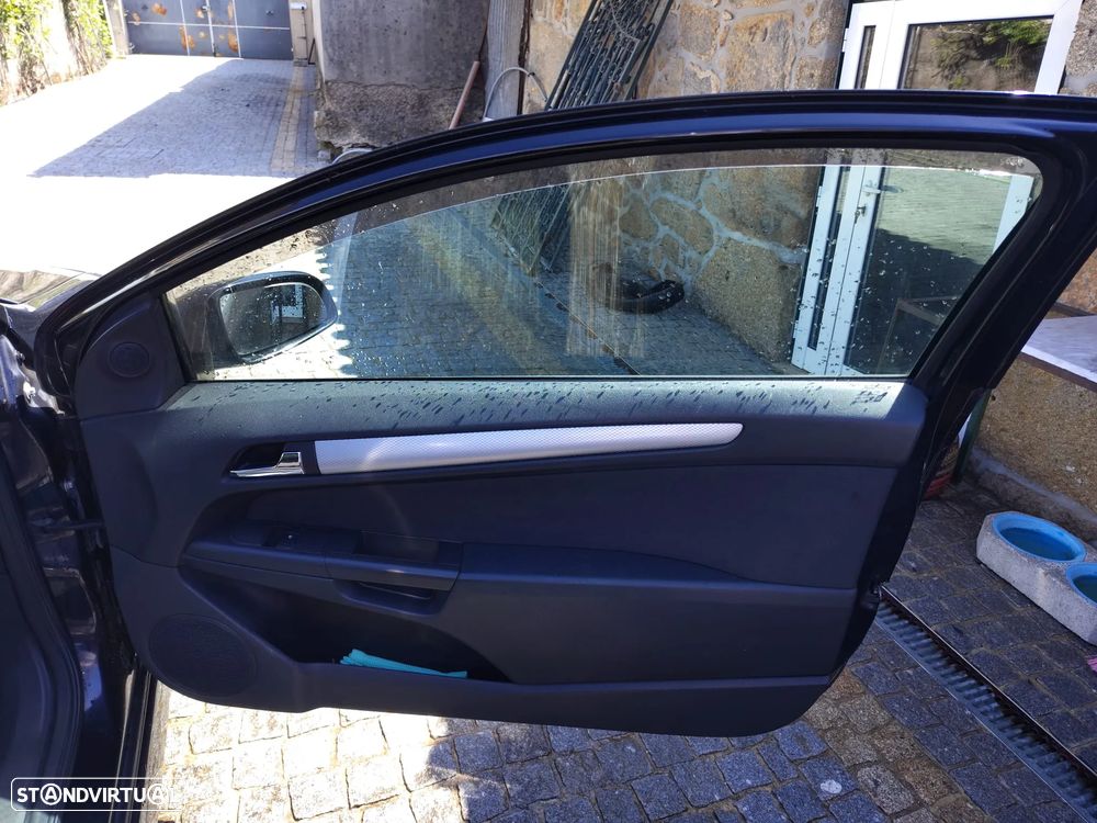 Opel Astra GTC 1.3 CDTI - 21