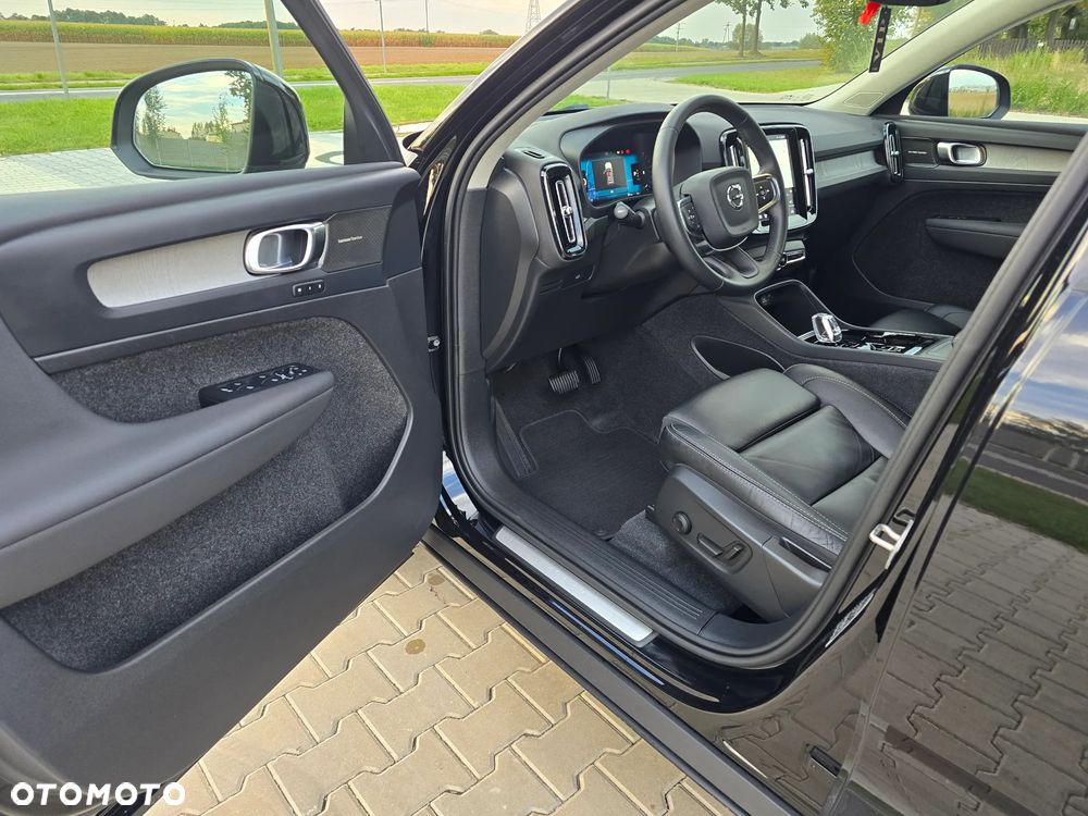 Volvo XC 40 B4 B DKG Plus Dark - 11